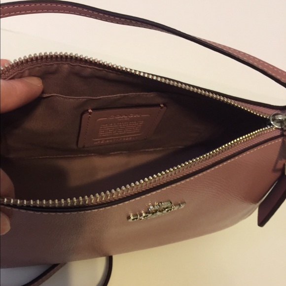 🌸SOLD 🌸NWT TOP HANDEL POUCH 🛍🌸 - Picture 7 of 8